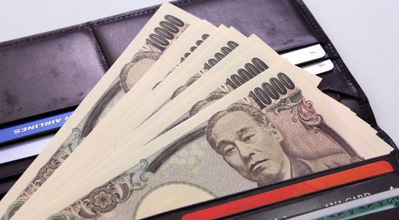 敬老の日プレゼント相場は、「3,000円~1万円」